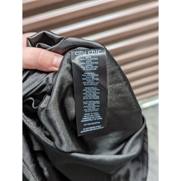 City Chic Size 20 (large) Plus Size Black Lacy Off Shoulder Midi Length Dress (E - Picture 11 of 11